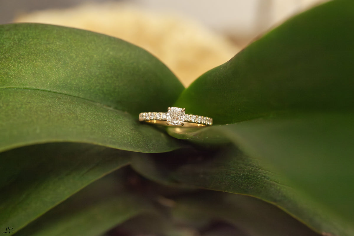 Bague de fiançailles sur mesure en or et diamant, création Lorea à Bayonne