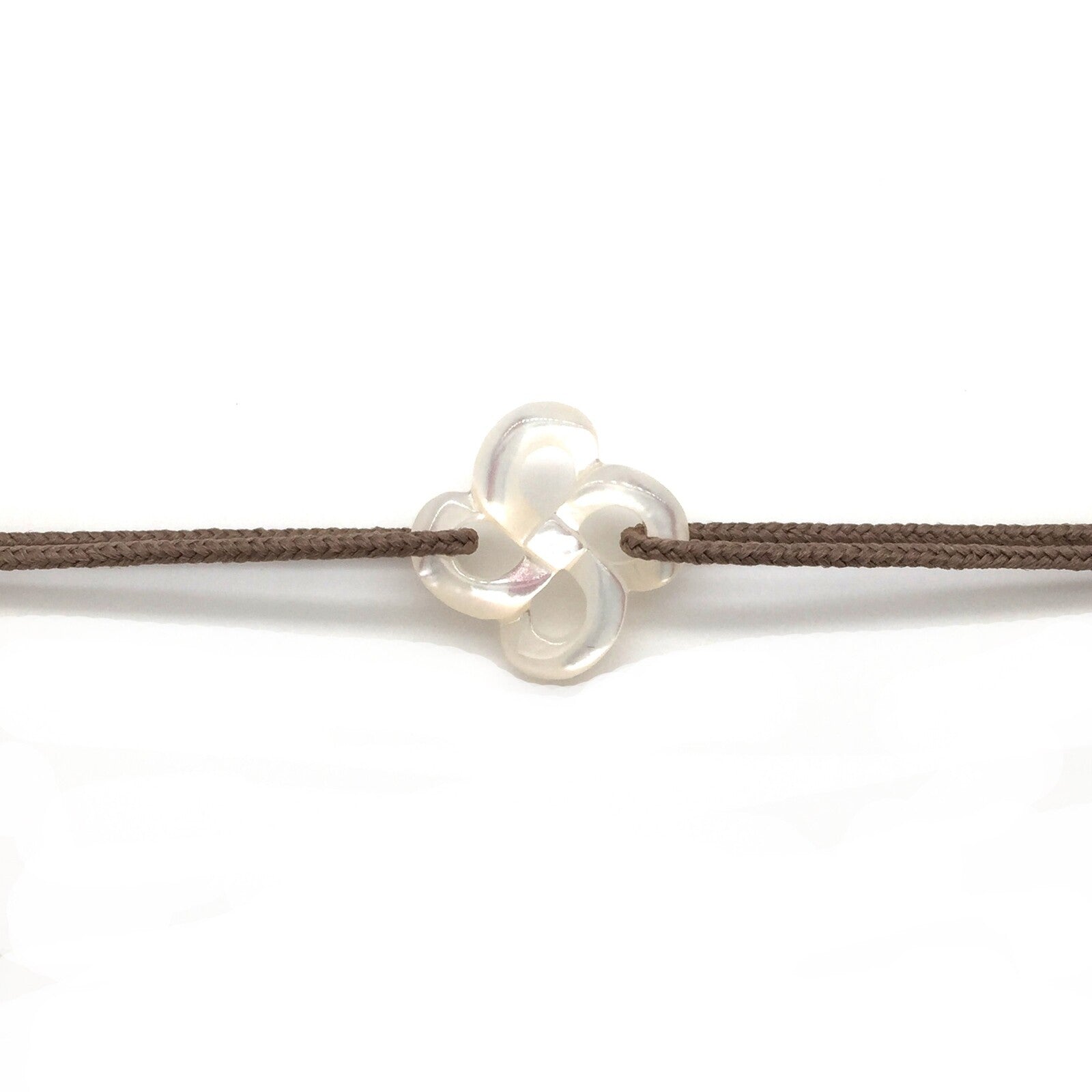 Bracelet Ilargia Nacre Blanche sur Cordon