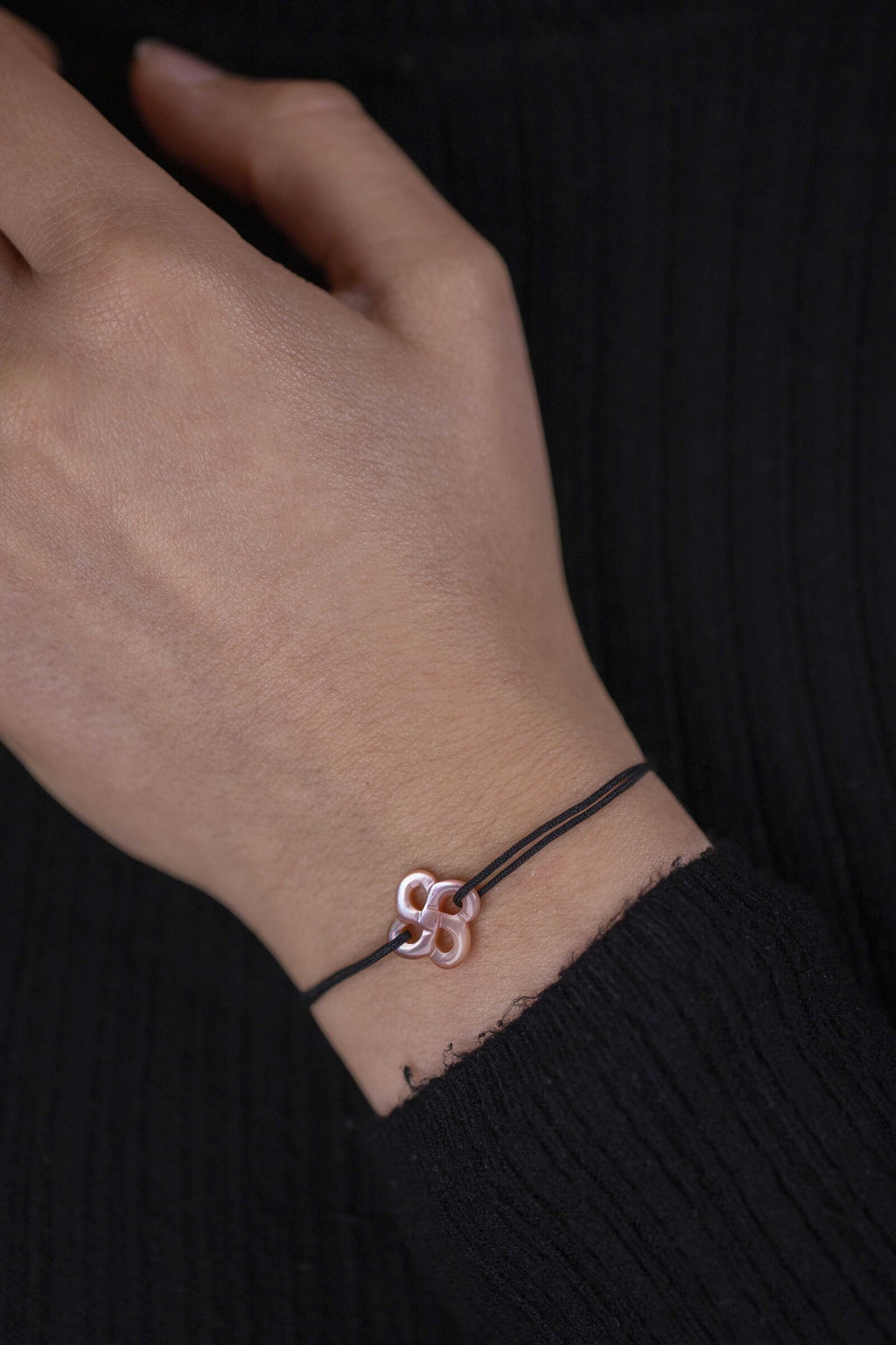 Bracelet Ilargia Nacre Rose sur Cordon