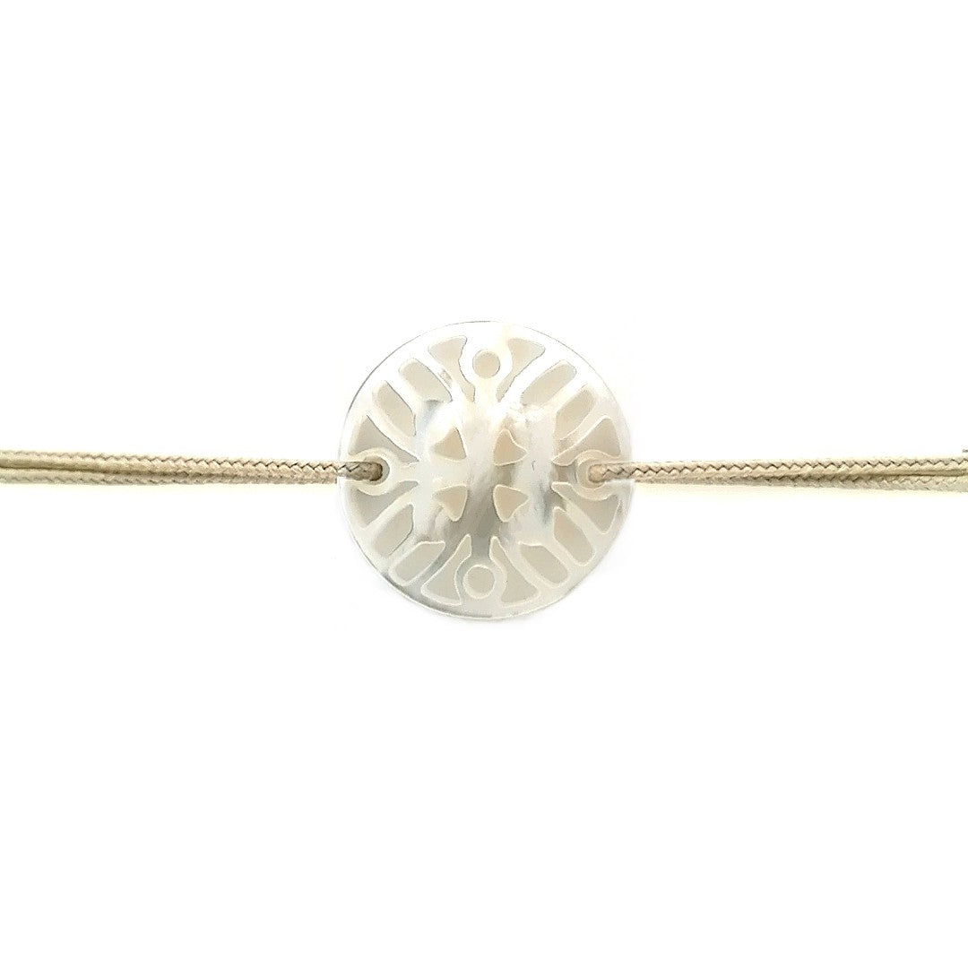 Bracelet Ilargia Stèle Nacre blanche sur Cordon