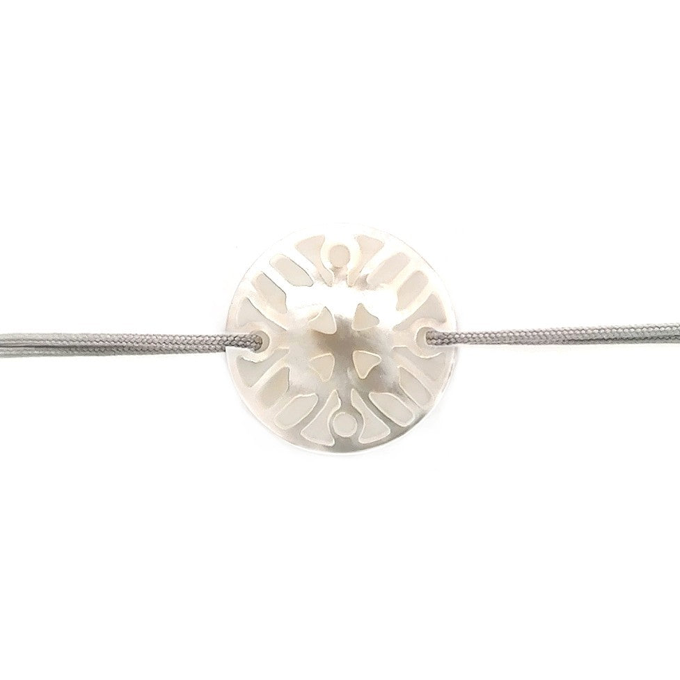 Bracelet Ilargia Stèle Nacre blanche sur Cordon