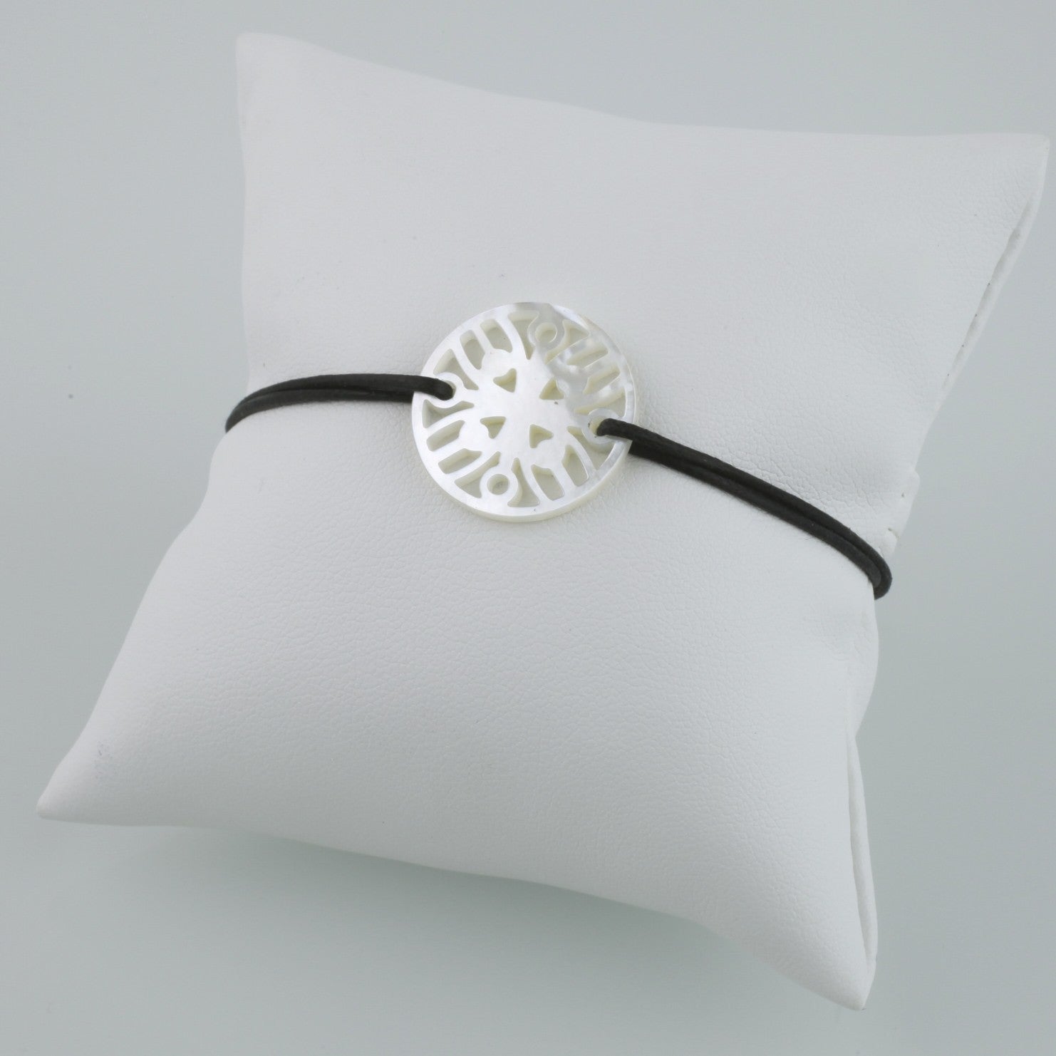 Bracelet Ilargia Stèle Nacre blanche sur Cordon