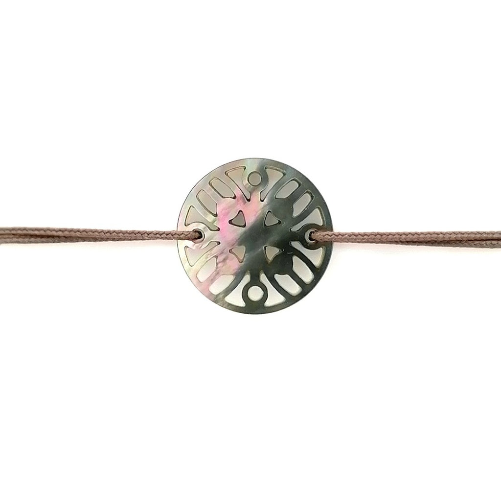 Bracelet Ilargia Stèle Nacre grise sur Cordon