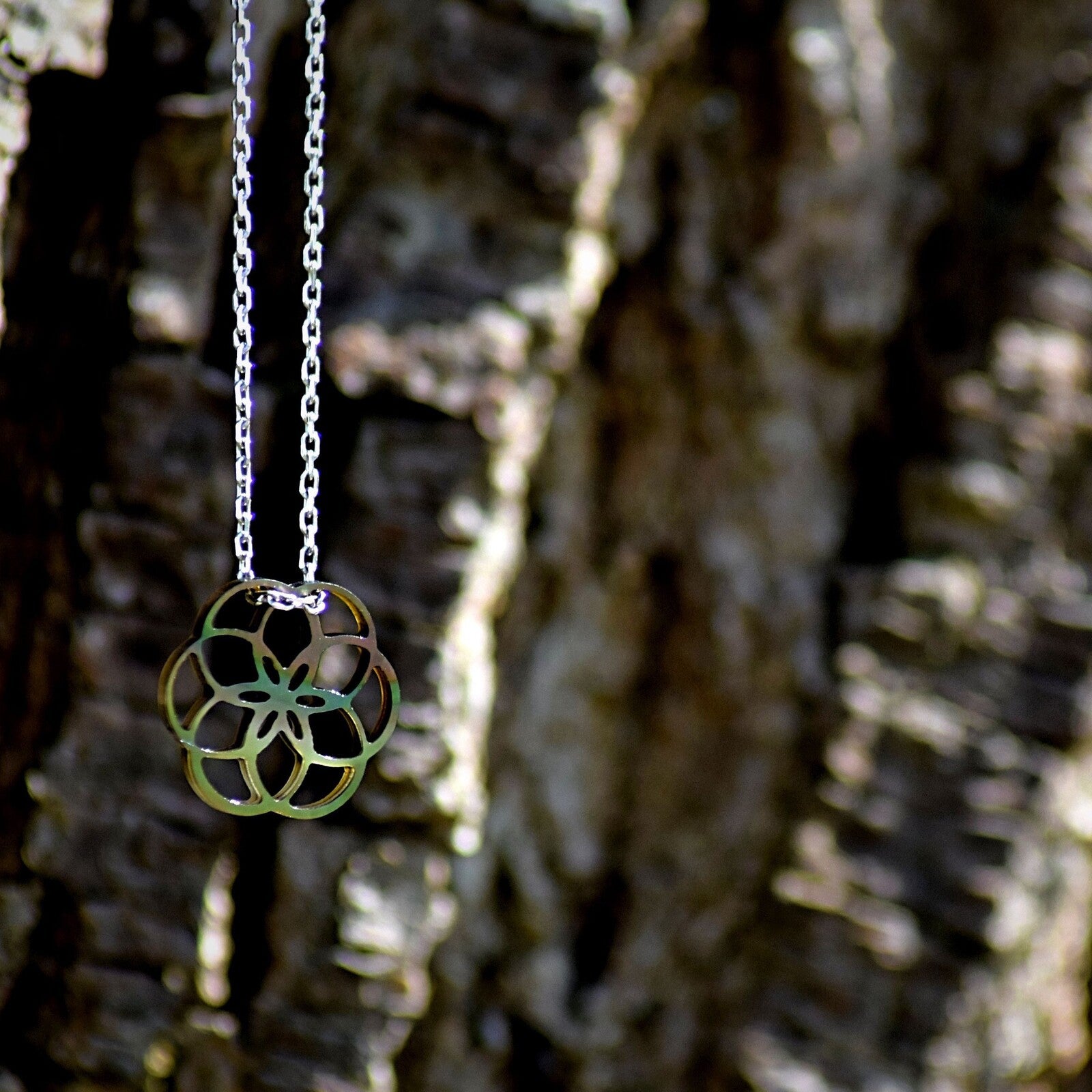 Collier Ilargia Argent Nacre Grise Stèle de Xabier