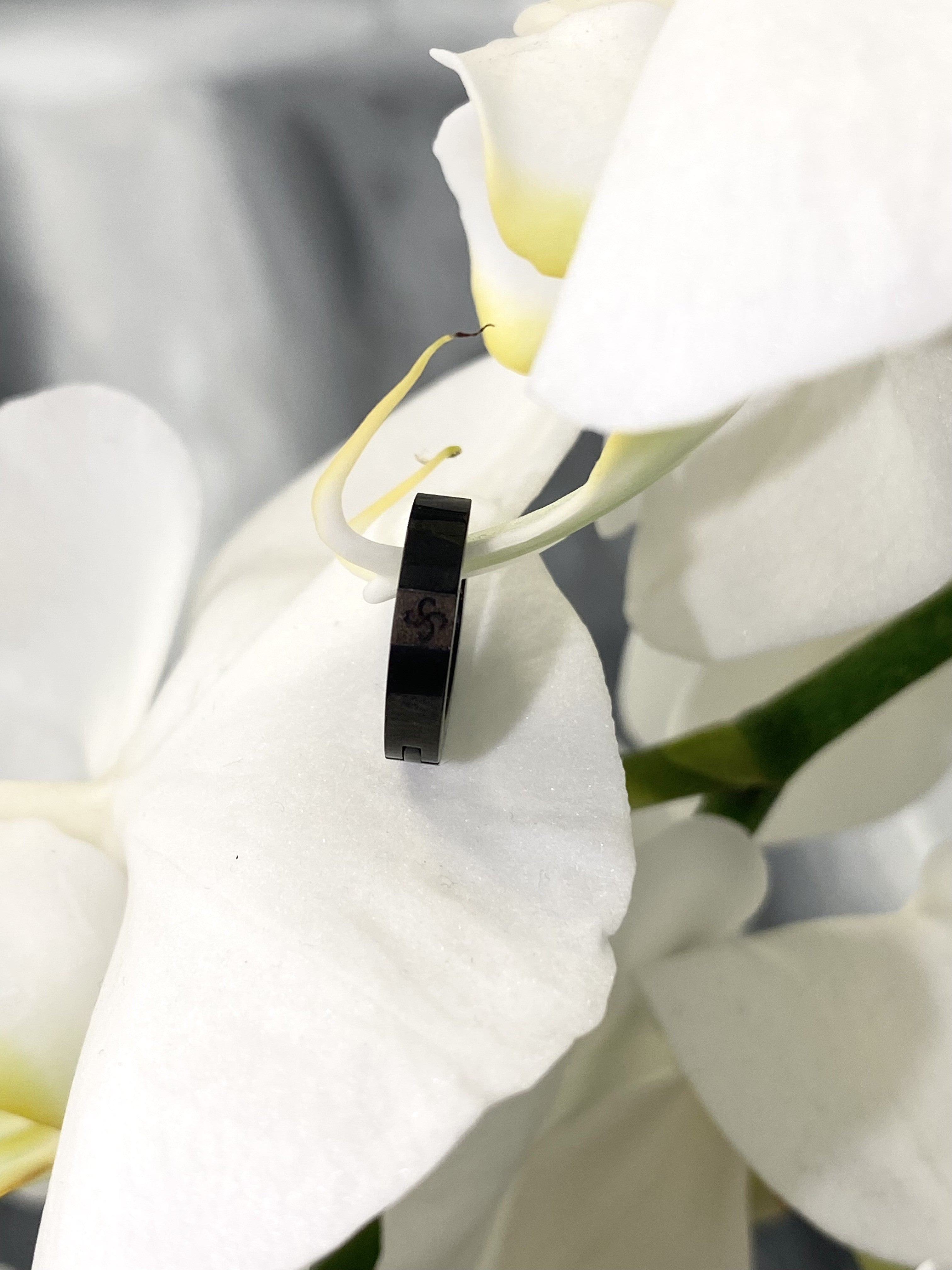 Boucle d'oreille Acier noir Lauburu