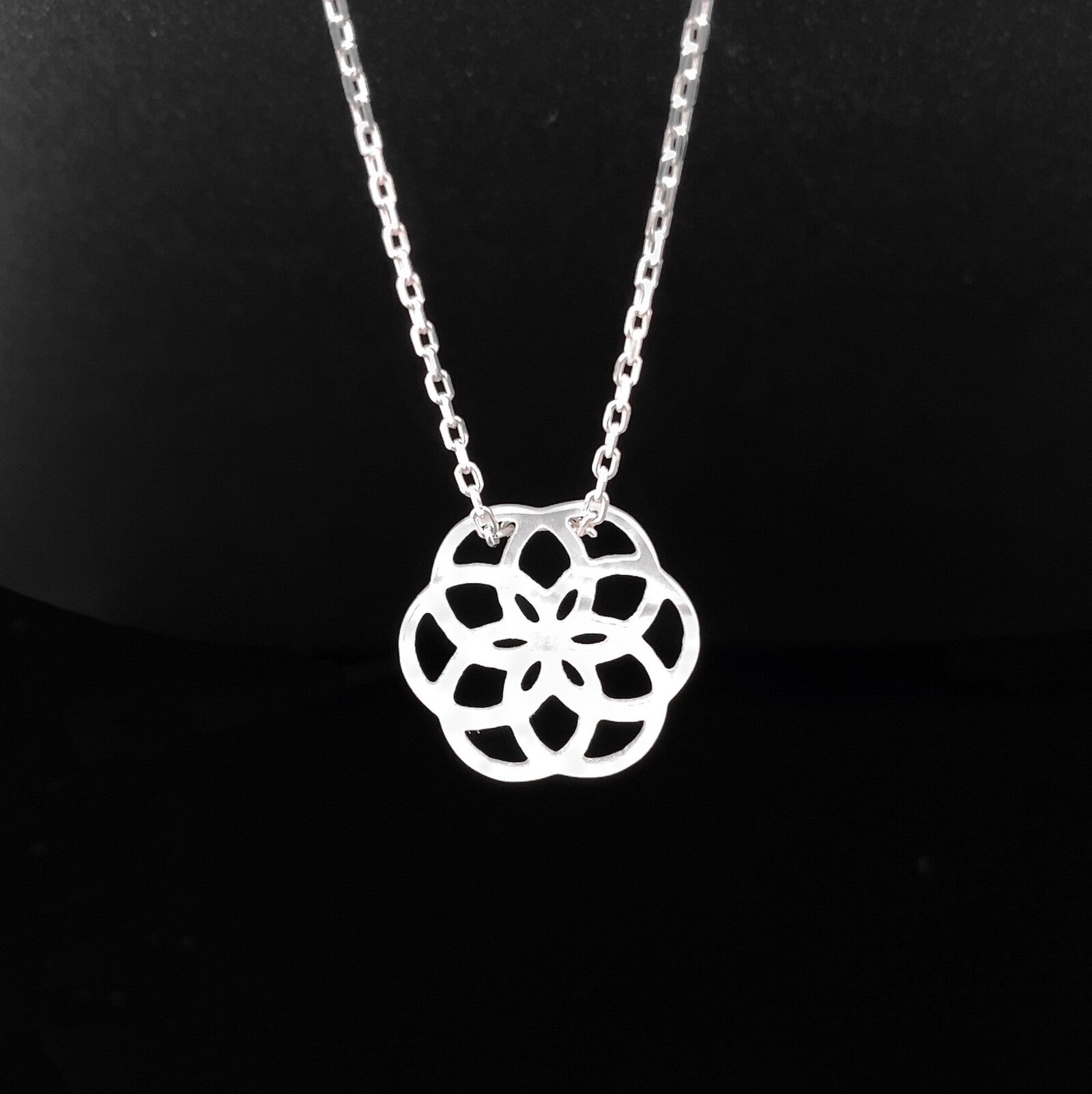 Collier Ilargia Argent Nacre Blanche Stèle de Xabier