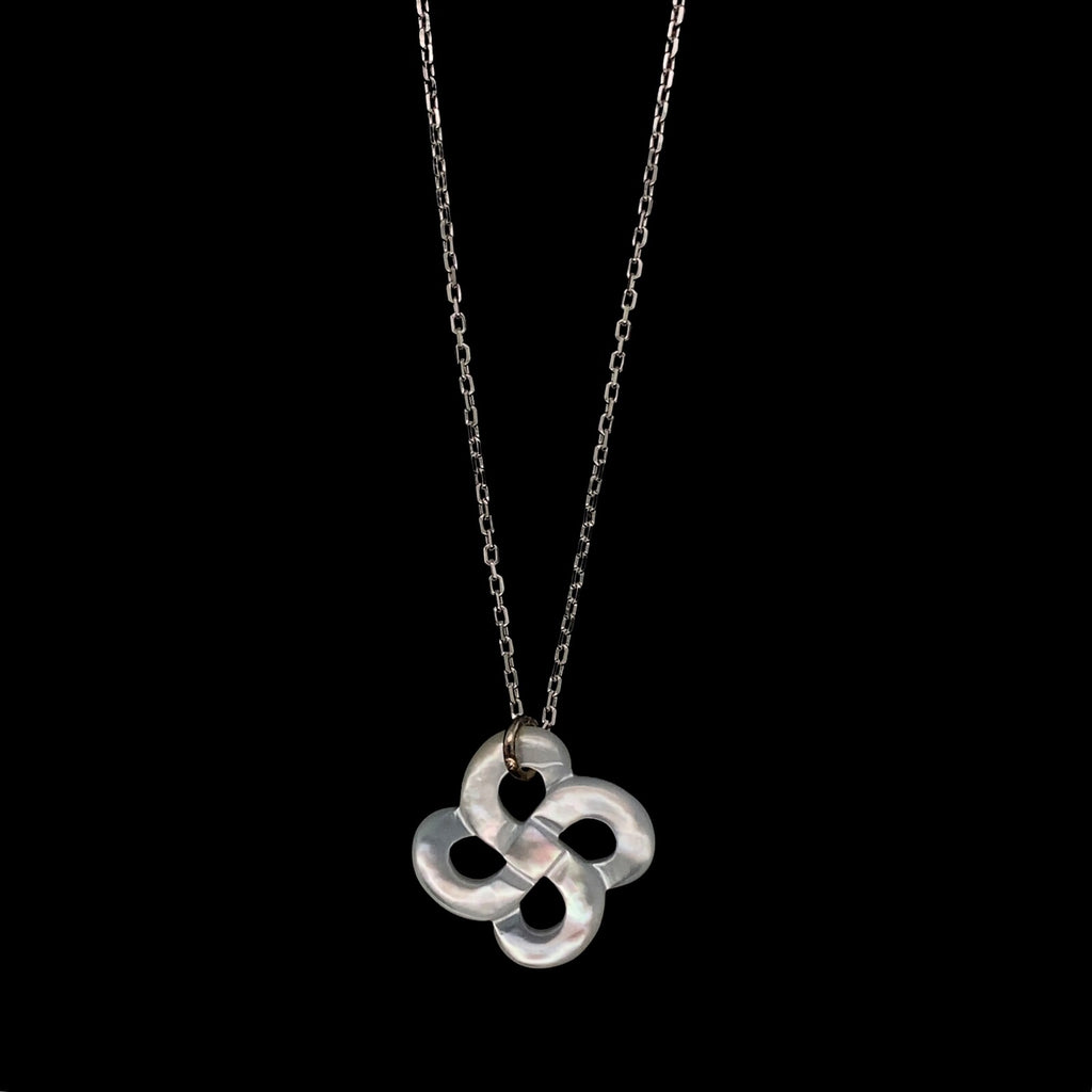 Collier Ilargia Grande Lauburu Nacre Blanche