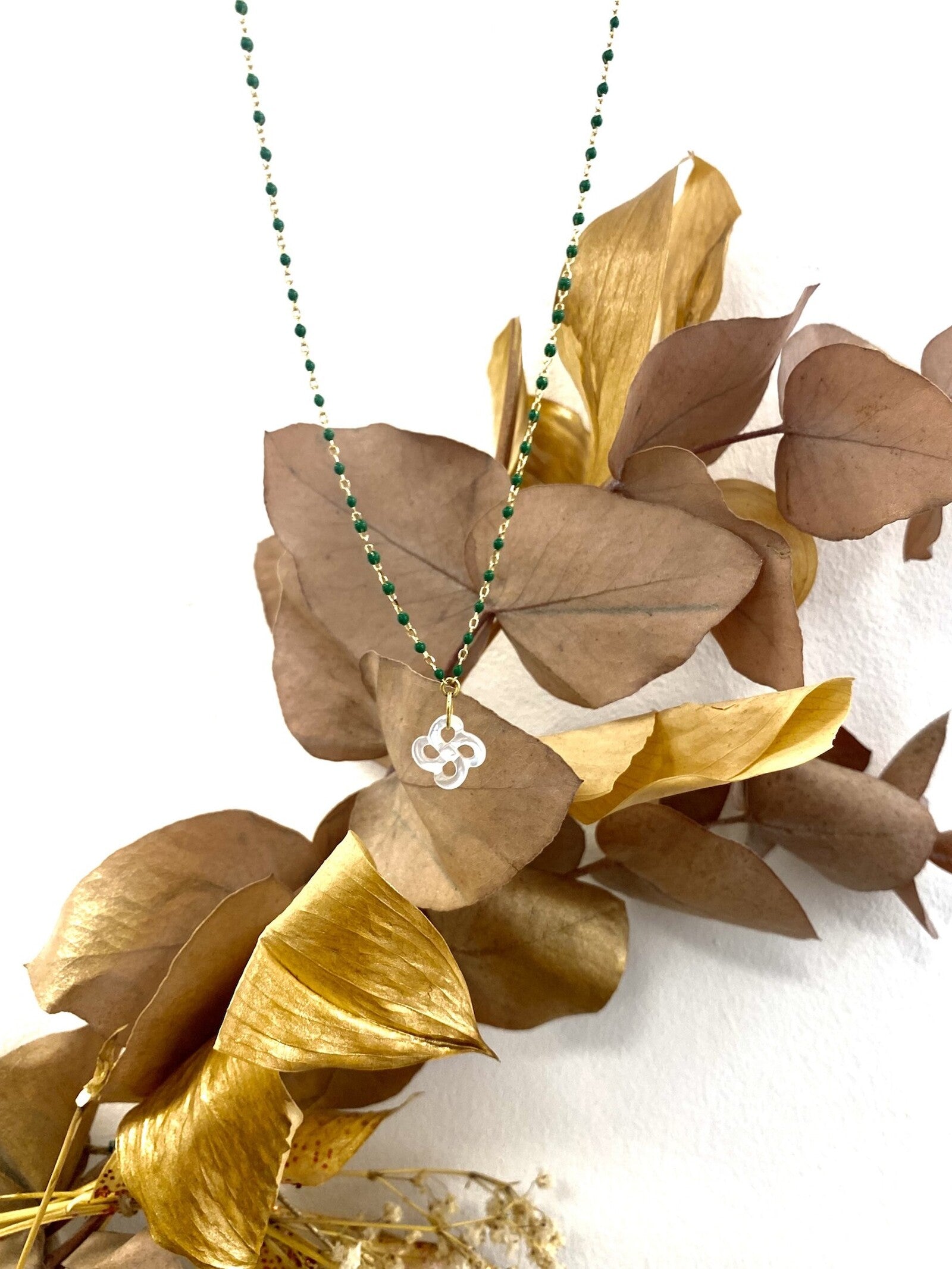 Collier Izarra Argent Plaqué Or Jaune Nacre Blanche Laque Verte