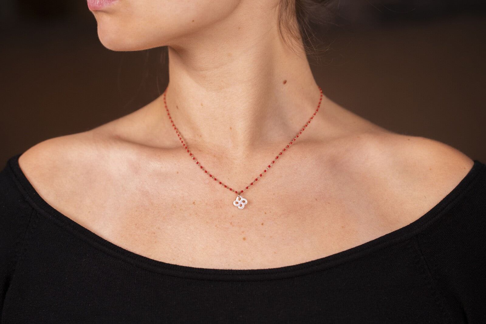 Collier Izarra Argent Plaqué Or Jaune Nacre Blanche Laque Rouge