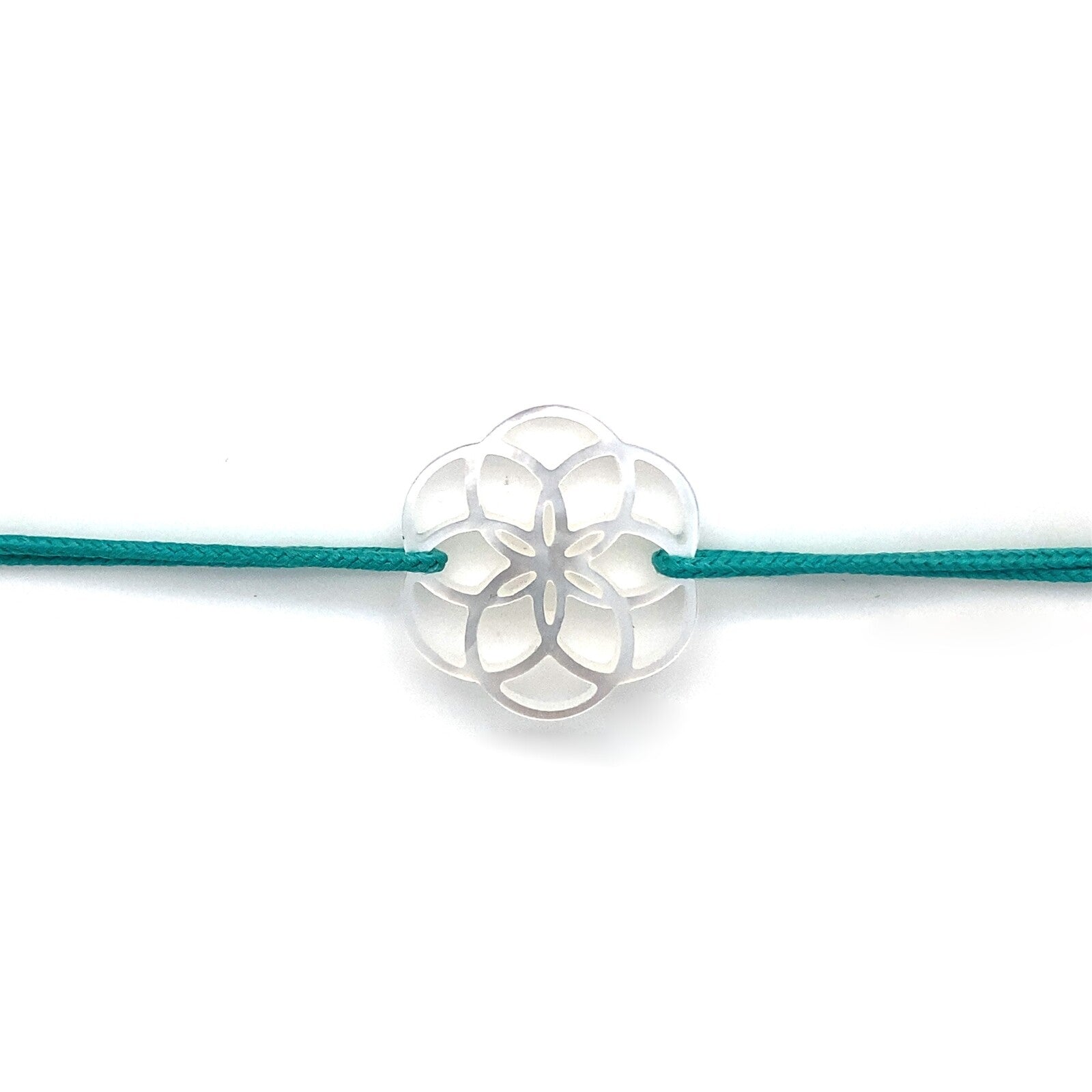 Bracelet Ilargia Stèle De Xabier En Nacre Blanche Sur Cordon