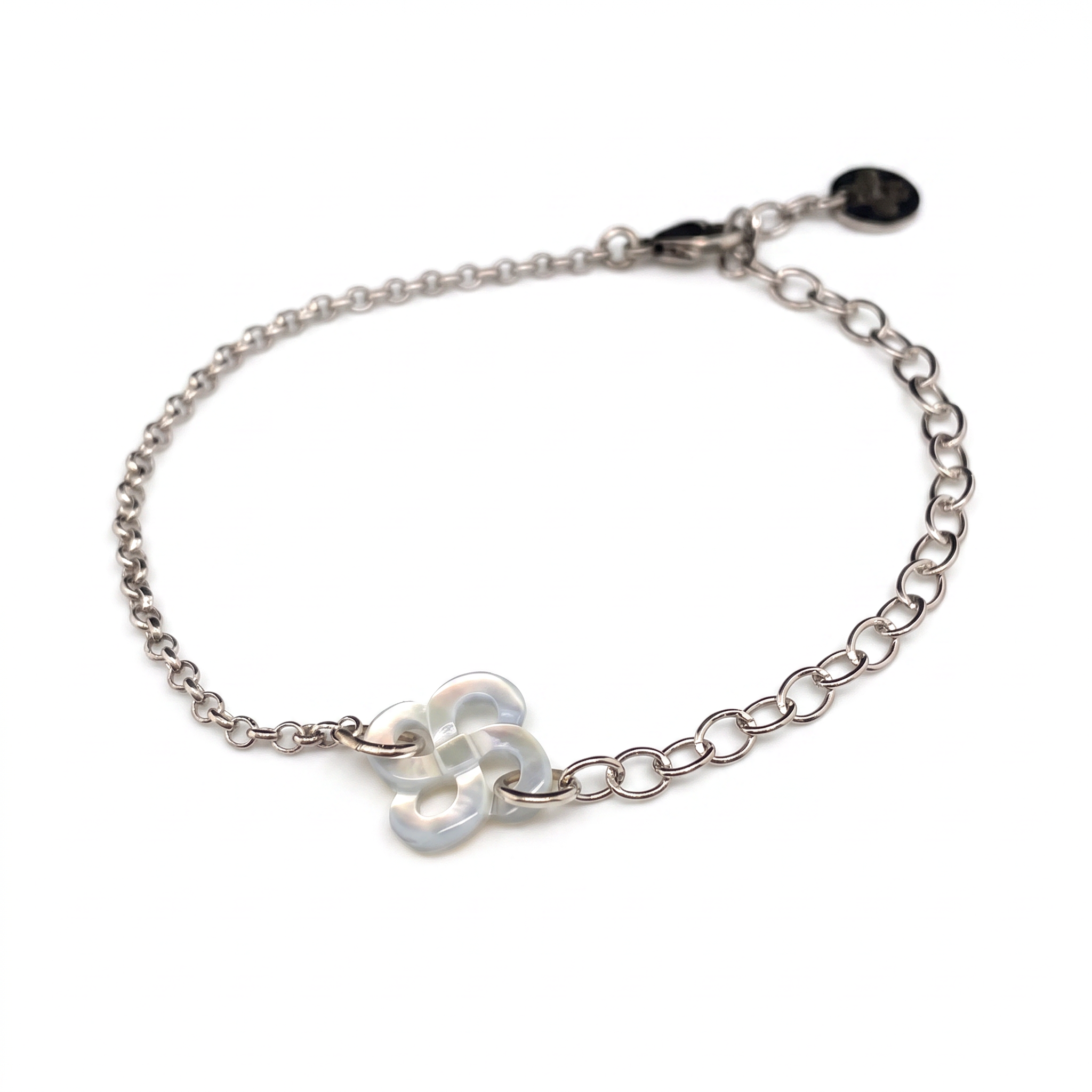 Bracelet Ilargia Txiki Chaine Réglable et Lauburu en Nacre blanche