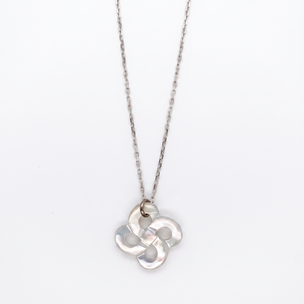 Collier Ilargia Grande Lauburu Nacre Blanche