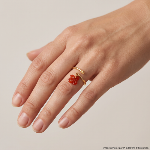Bague Argent Plaqué Or Jaune et Cornaline Réglable portée - photo générée par IA